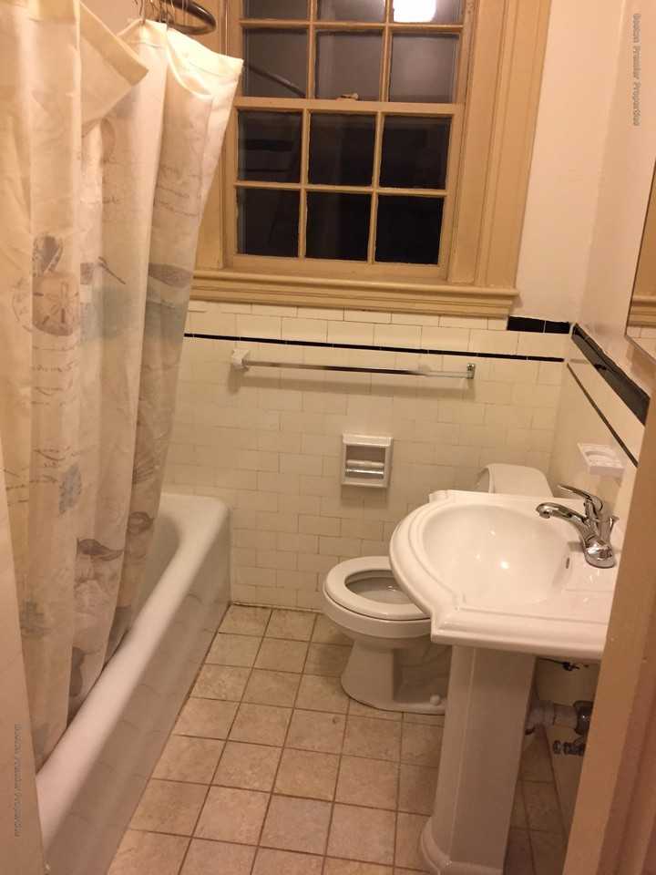 Presidents Ln #12 - Photo 3 of 8