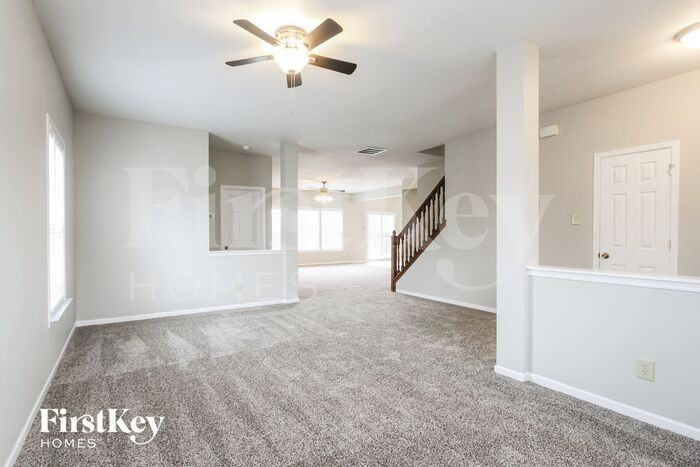 5723 Buck Dr - Photo 2 of 15