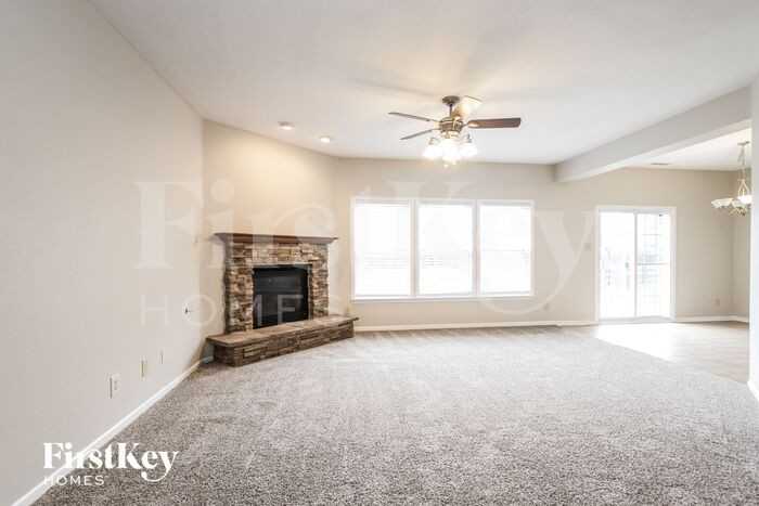 5723 Buck Dr - Photo 3 of 15