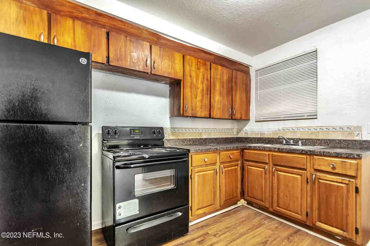 La Kaye - Photo 4 of 7