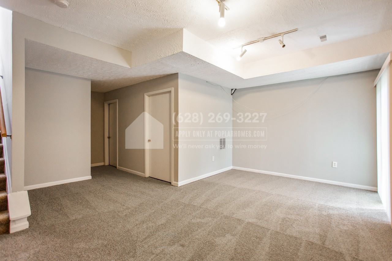 7827 Emilys Way - Photo 3 of 34