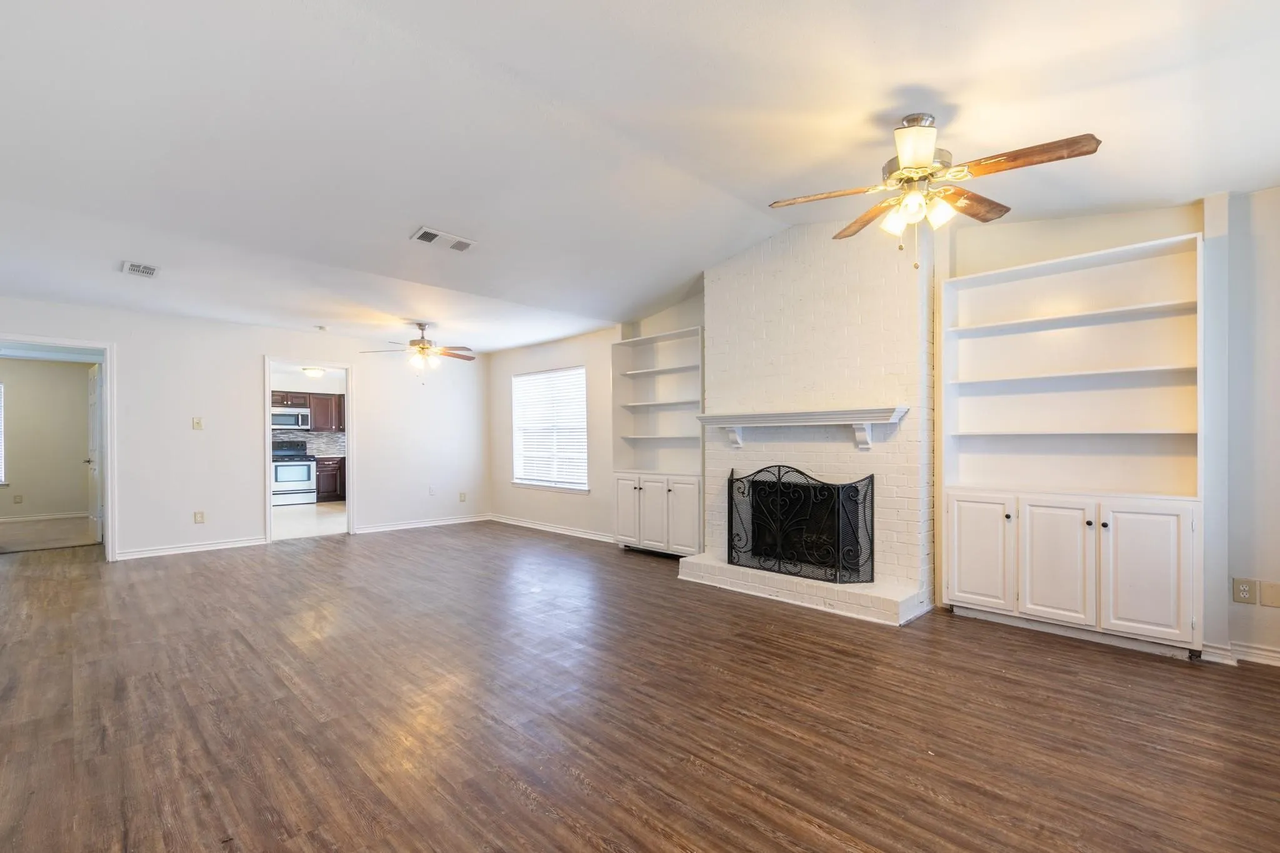 14217 Haymeadow Dr #14217 - Photo 3 of 16