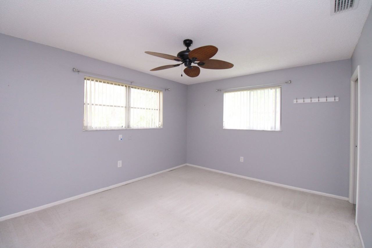 729 Palm View Dr #D4 - Photo 7 of 23