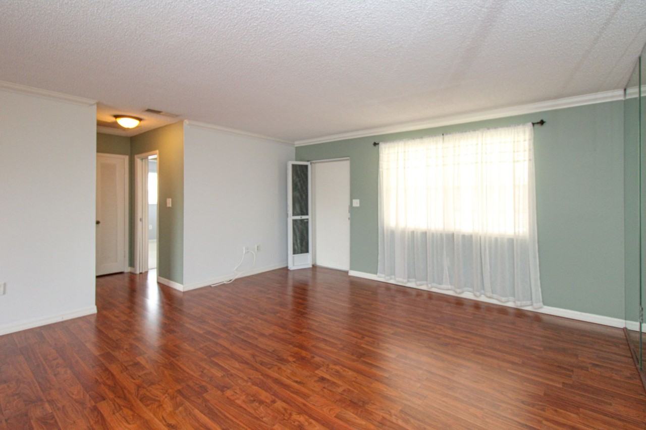 729 Palm View Dr #D4 - Photo 5 of 23