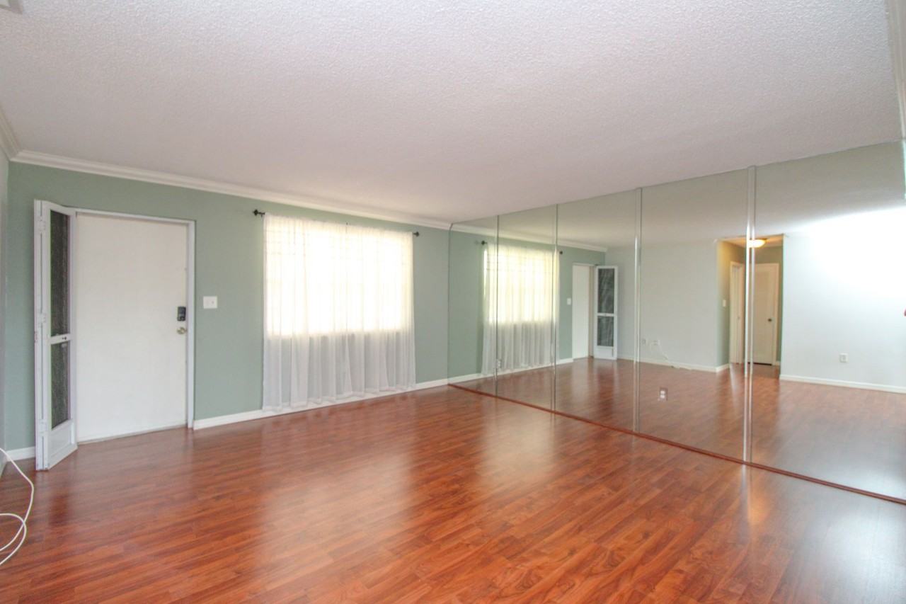 729 Palm View Dr #D4 - Photo 6 of 23