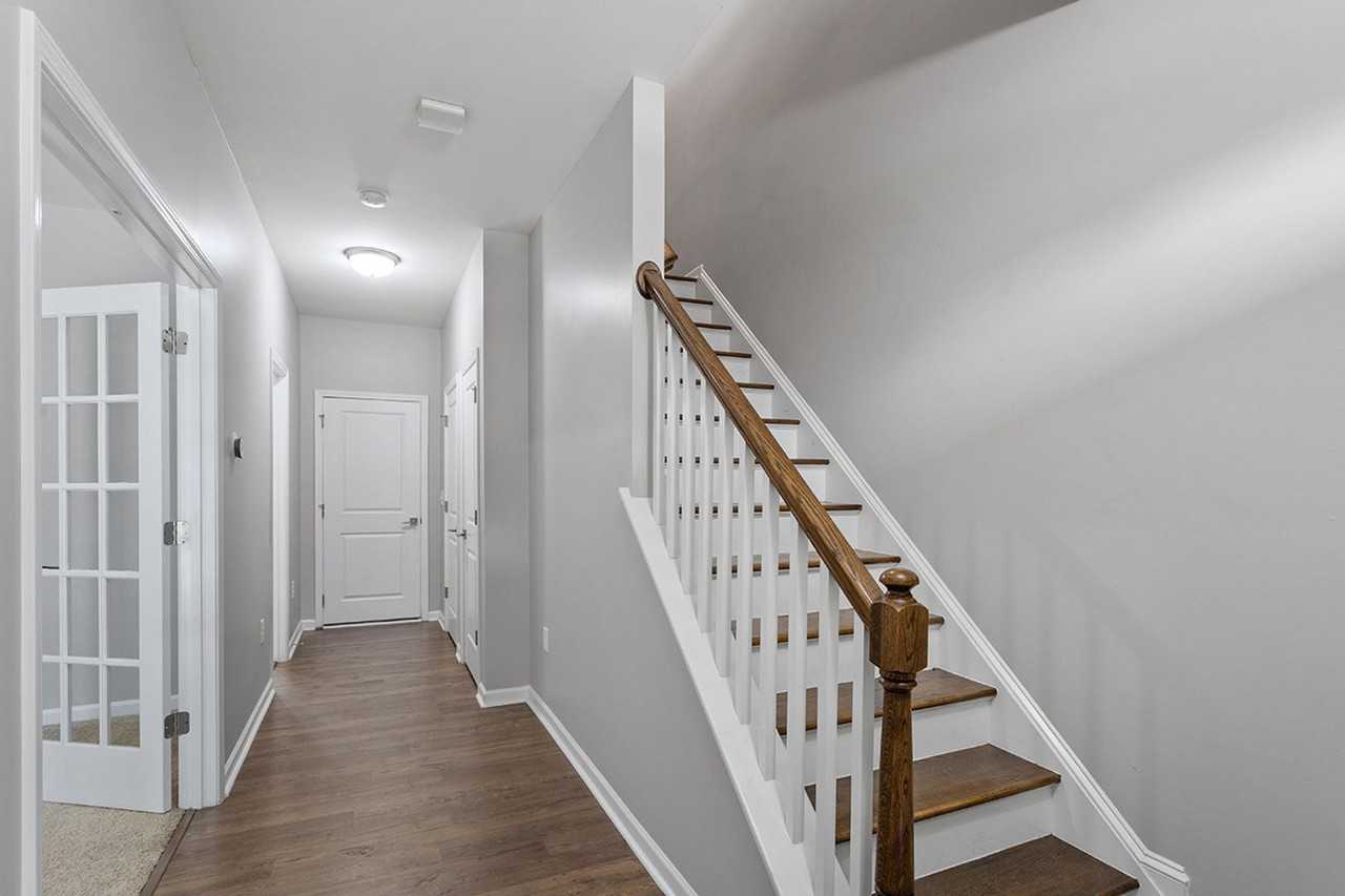 1840 Austin Ridge Pkwy - Photo 3 of 33