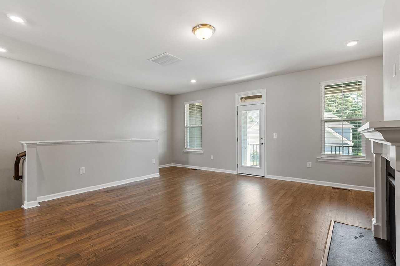 1840 Austin Ridge Pkwy - Photo 7 of 33