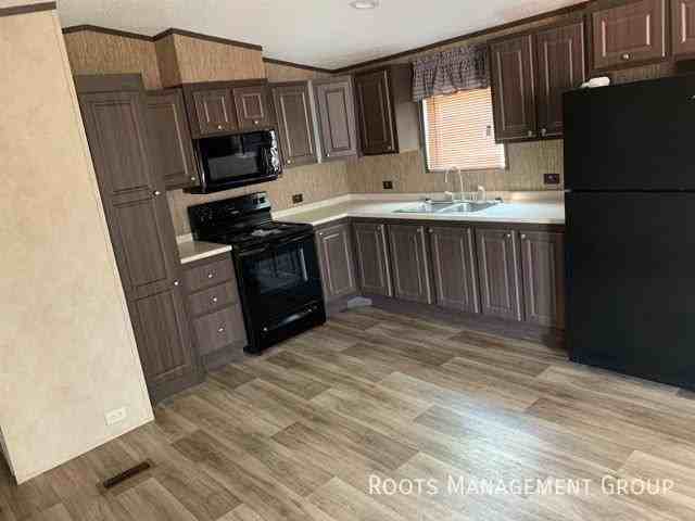 154 Riviera Courts Dr #154 - Photo 2 of 6