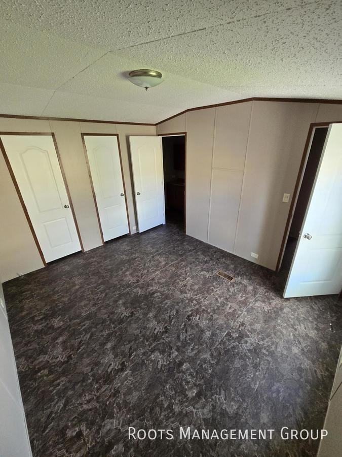 14 Riviera Courts Dr #14 - Photo 3 of 9