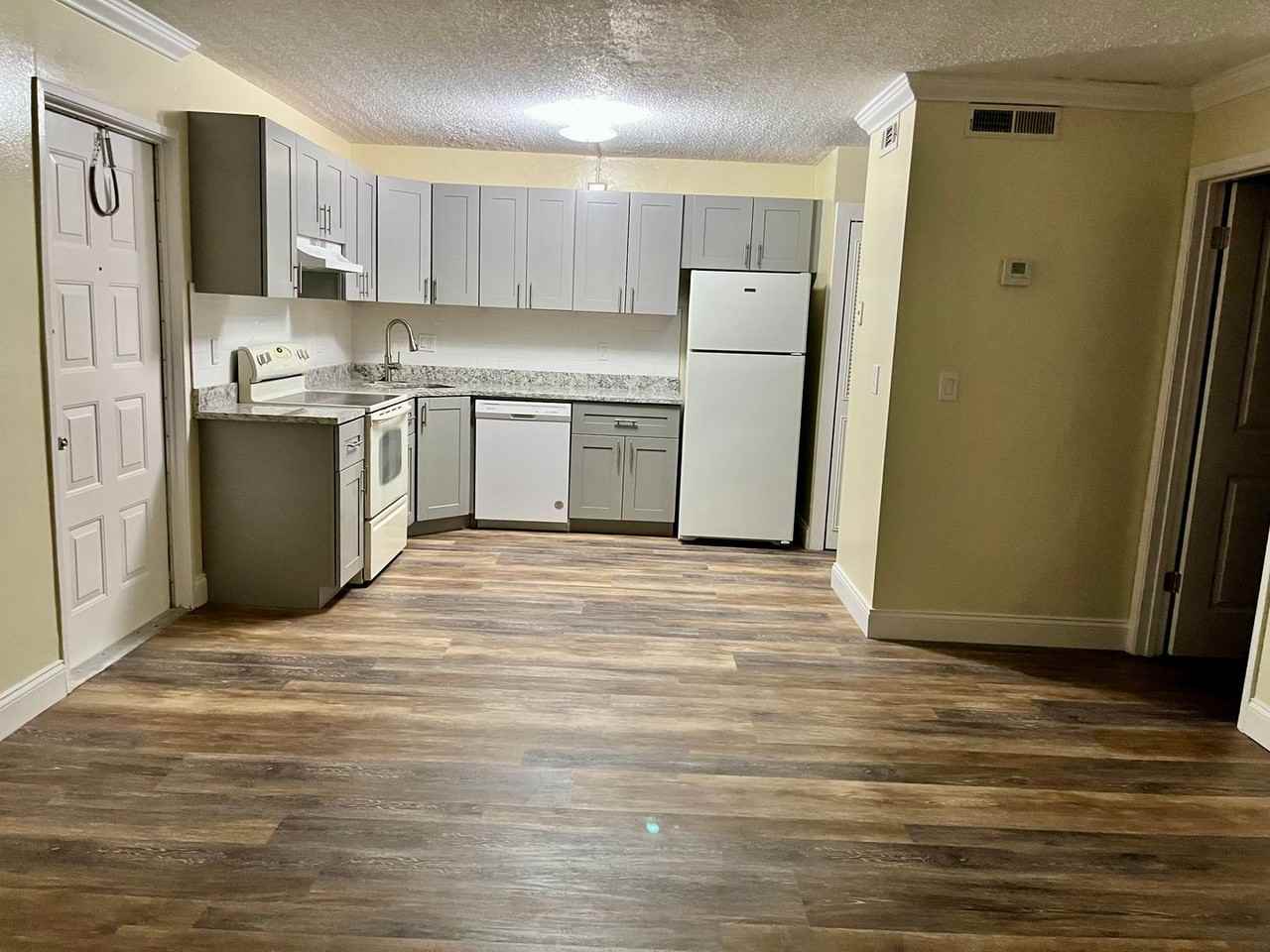 8205 Sun Spring Cir #72 - Photo 5 of 25
