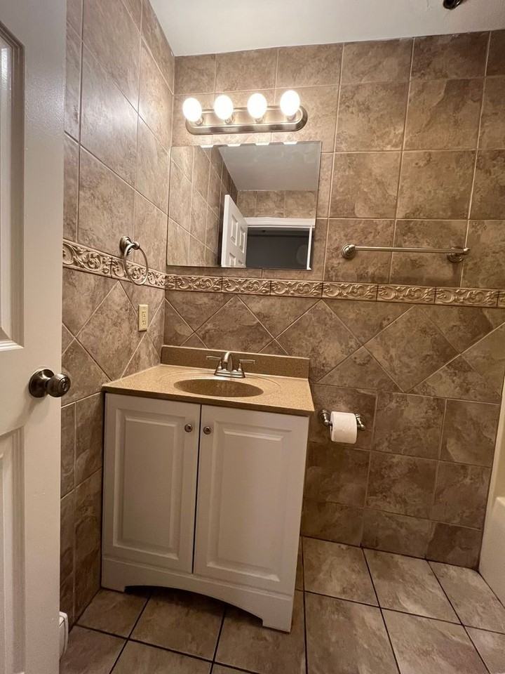 181 Chestnut Street DOWNTOWN SPRINGFIELD - Photo 3 of 11