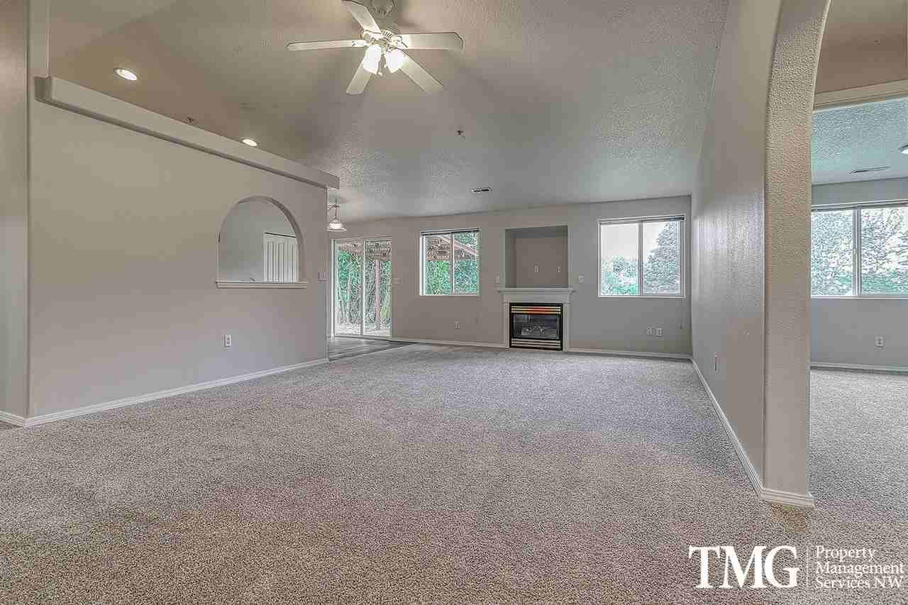 3243 Nw Julia St - Photo 4 of 31