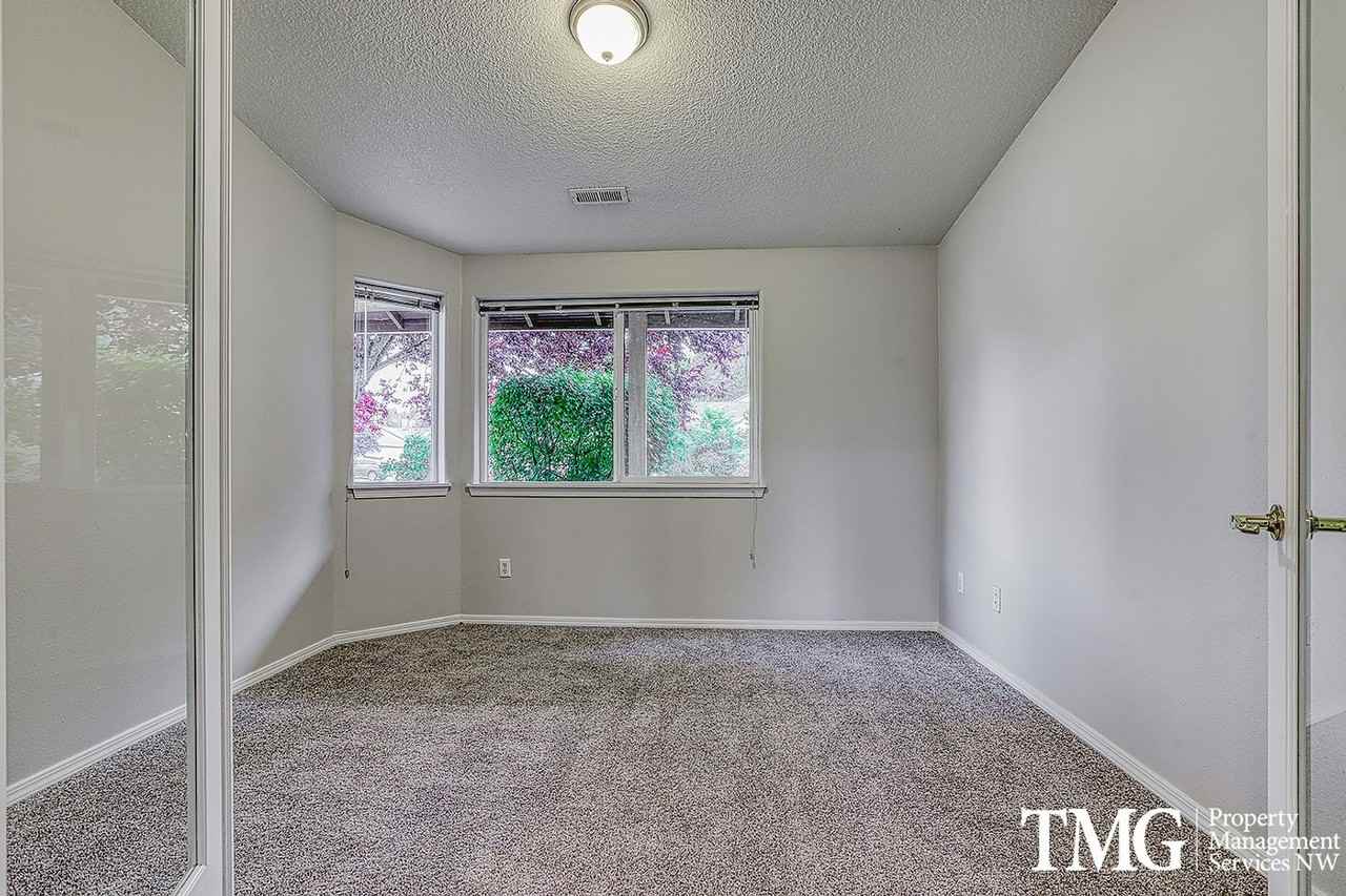3243 Nw Julia St - Photo 5 of 31