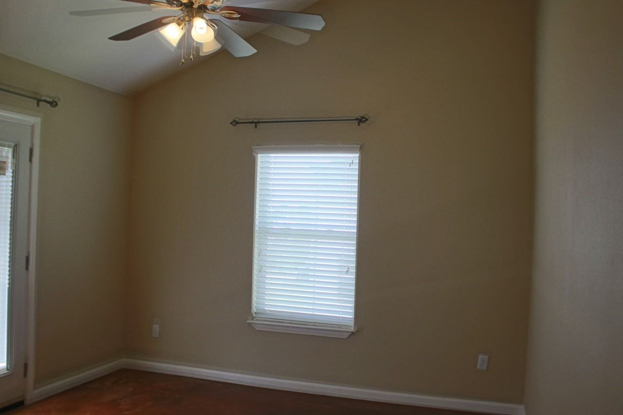 115 Comanche Dr - Photo 3 of 41