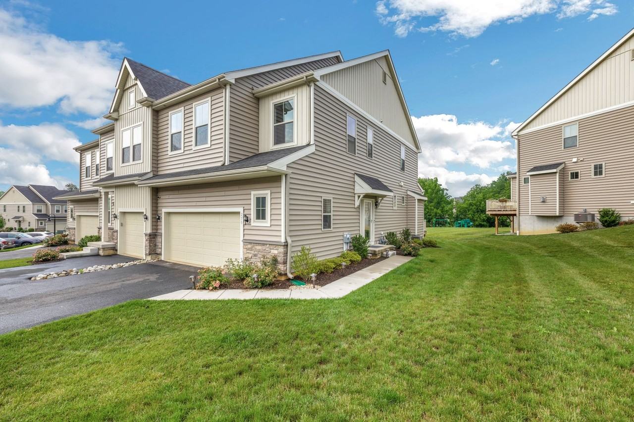 250 Kestrel Ct - Photo 2 of 35