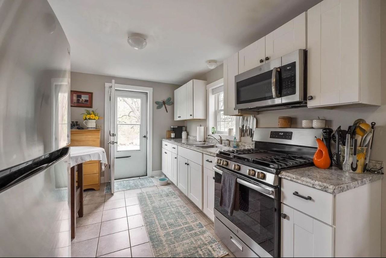 24 Norwood Ln - Photo 2 of 18