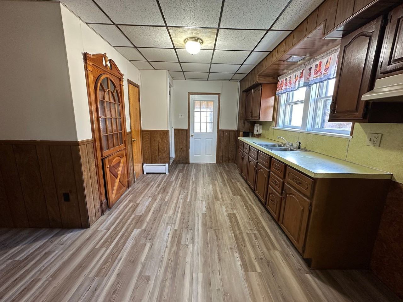 51 Mifflin St - Photo 3 of 12