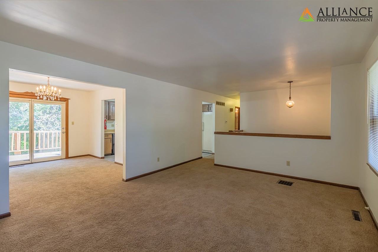 1404 Overlook Dr - Photo 6 of 32