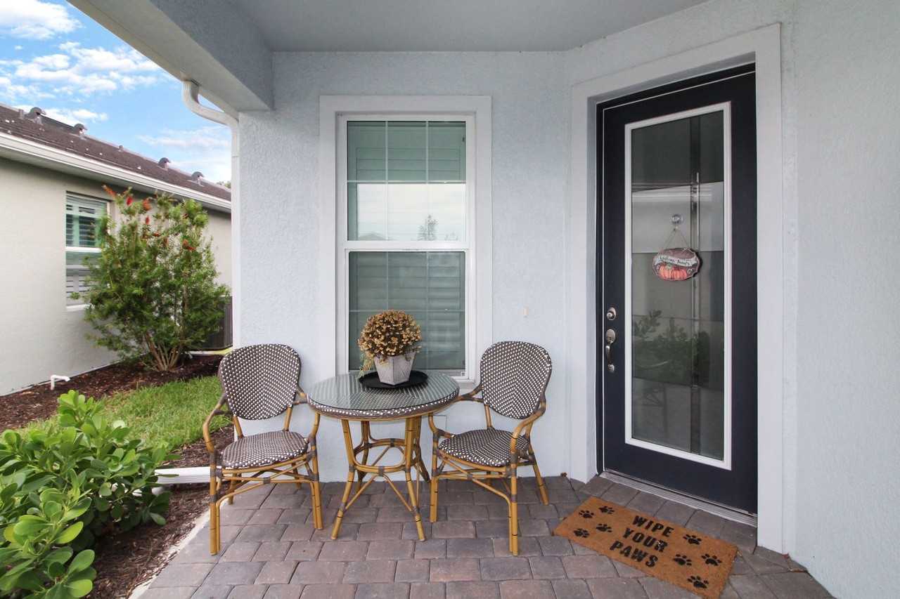 9884 Bright Water Dr - Photo 4 of 19