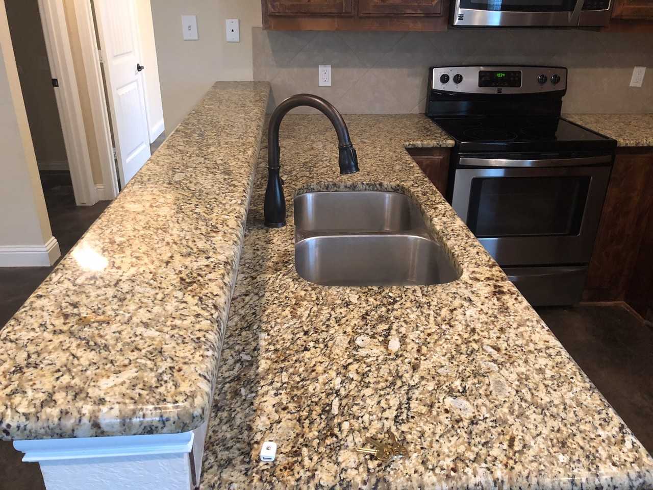 402 W Avenue C - Photo 5 of 24