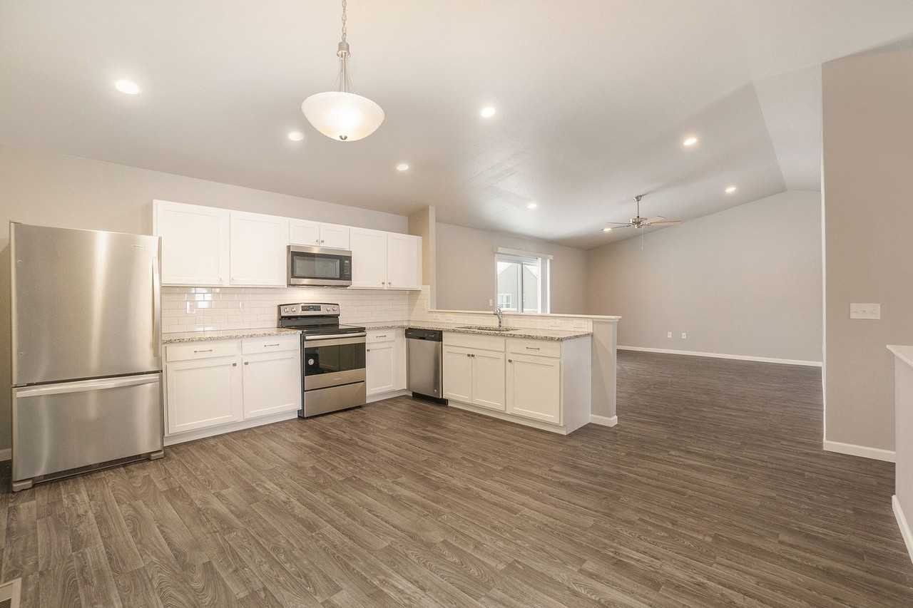 3927 Sumner Dr - Photo 2 of 17