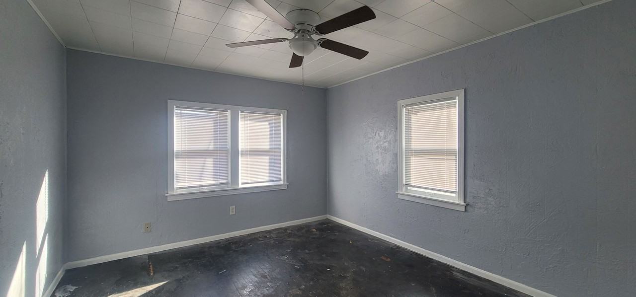 207 N Florida St - Photo 5 of 8