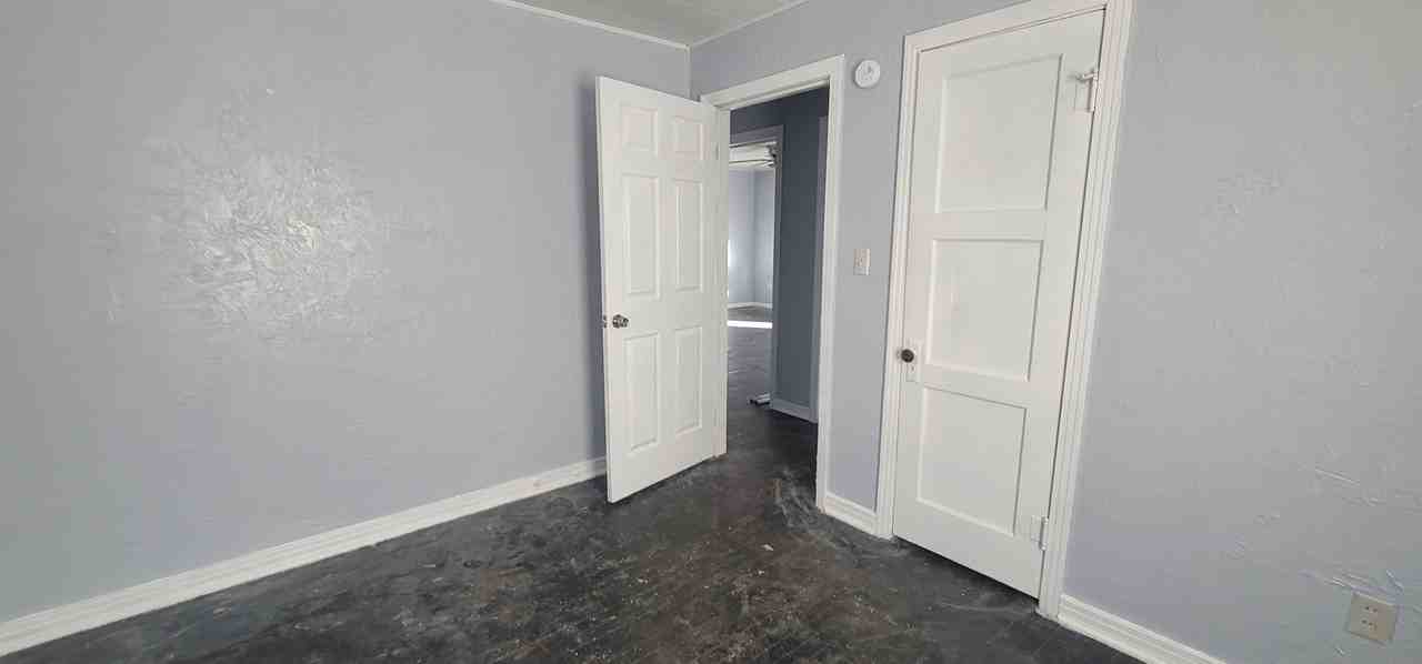 207 N Florida St - Photo 6 of 8