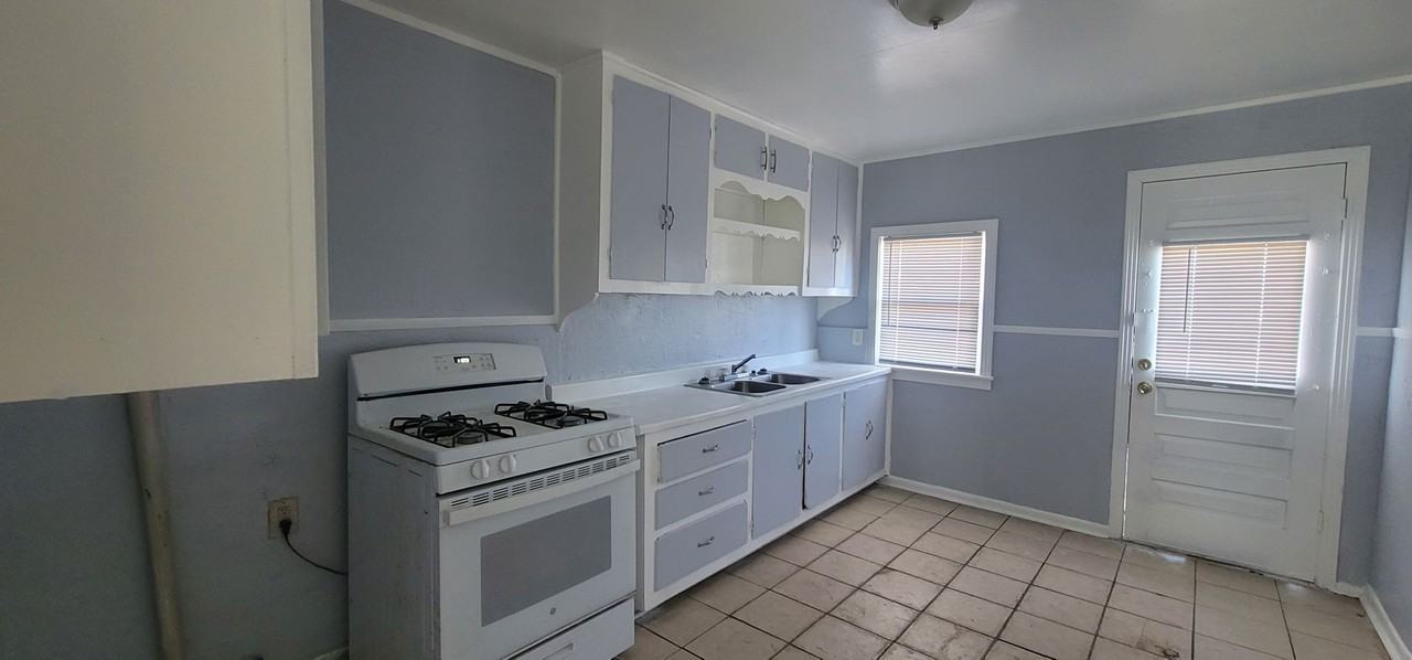 207 N Florida St - Photo 7 of 8