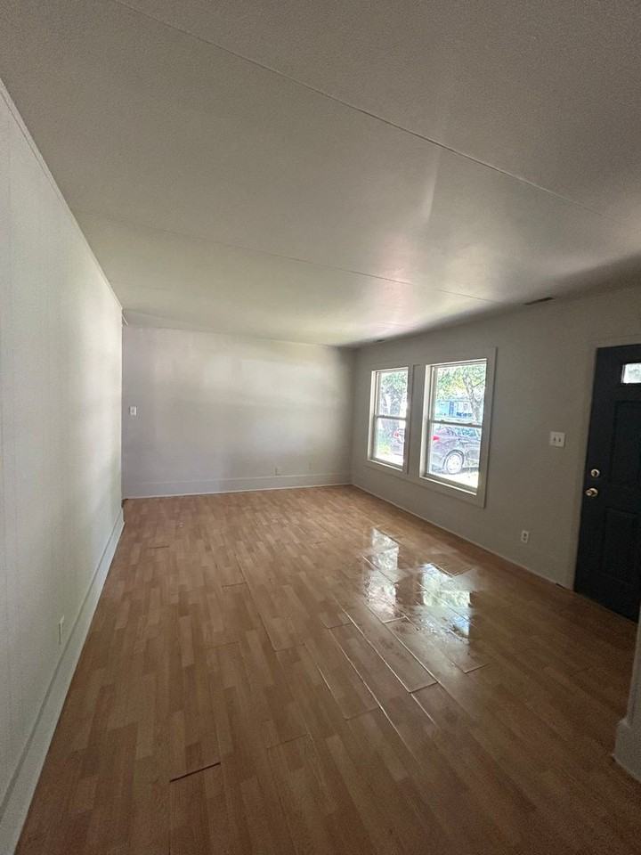 5106 Lillie St - Photo 2 of 9
