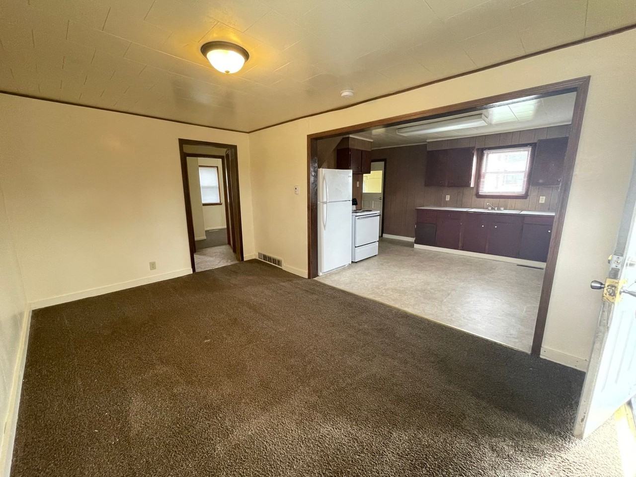 518 W 1st Ave - Photo 3 of 11