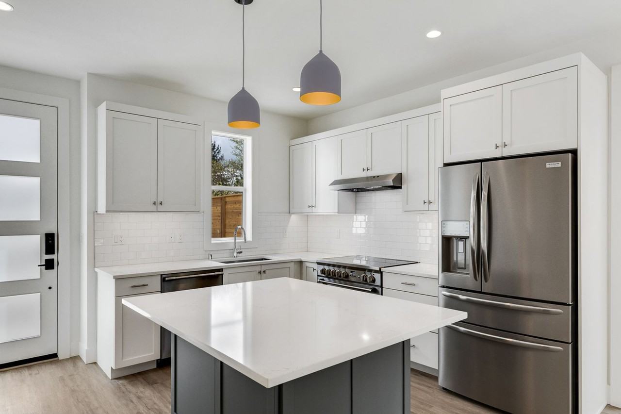 1541 3rd St - Photo 5 of 19