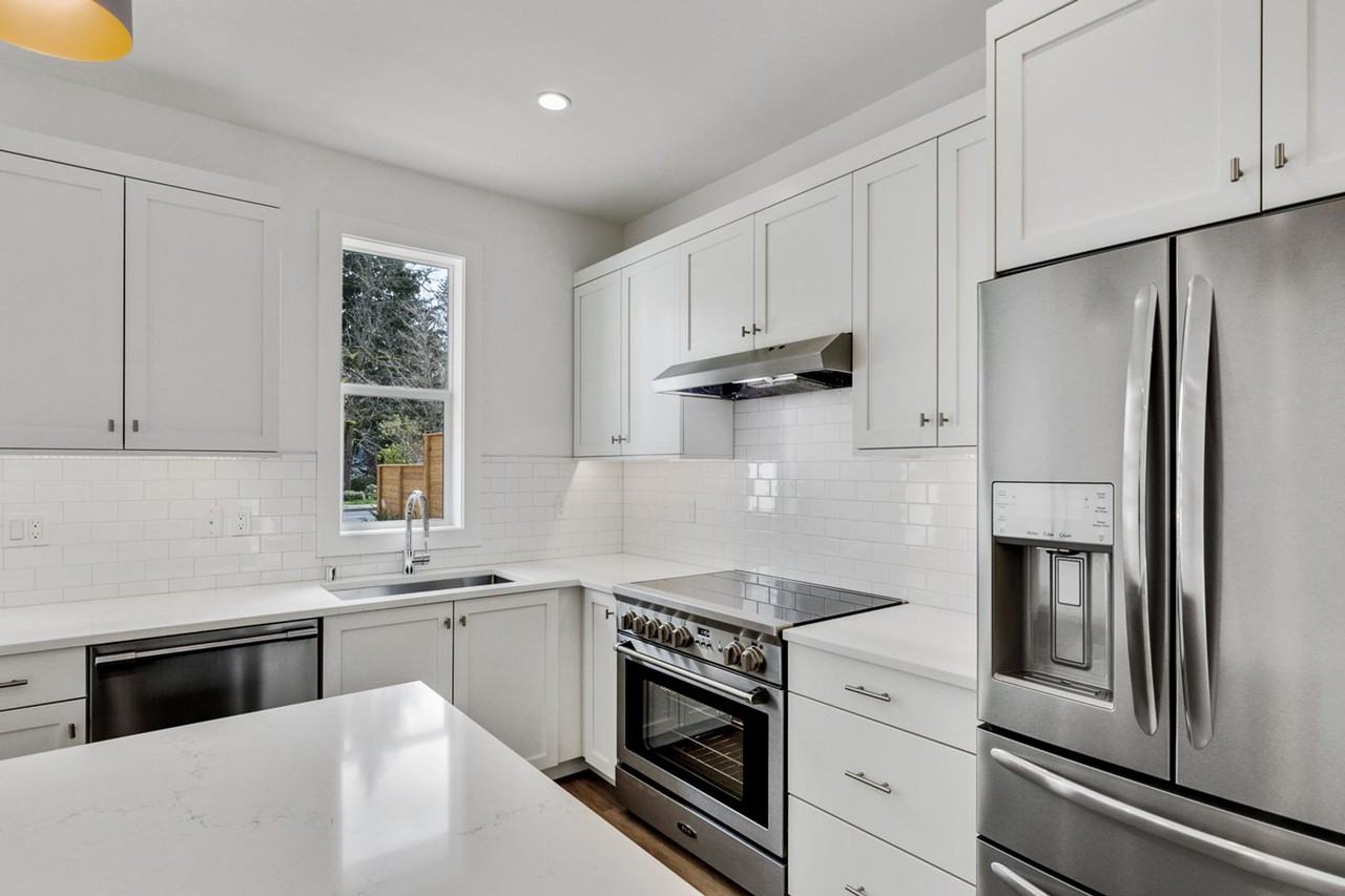 1541 3rd St - Photo 6 of 19