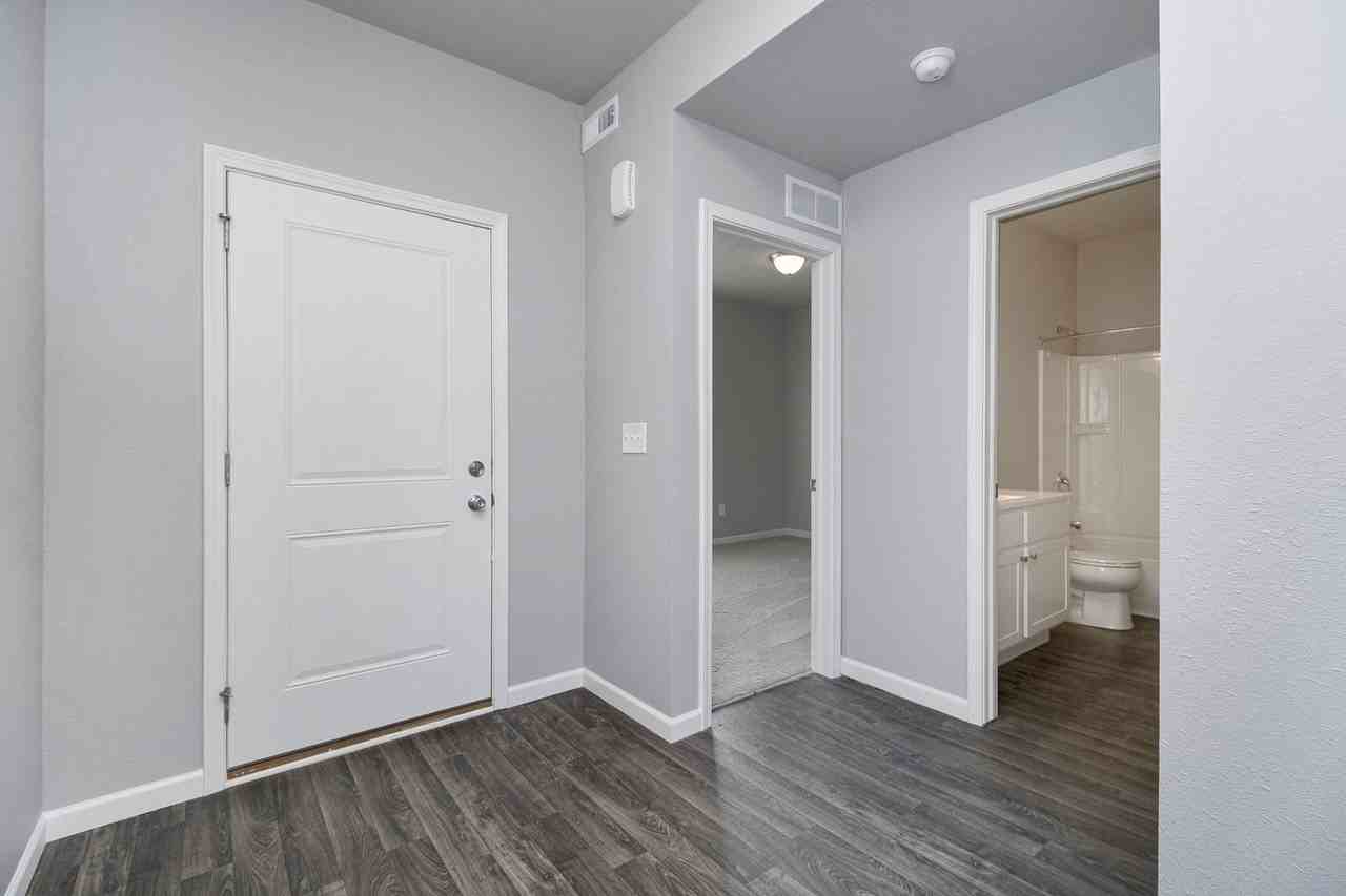 1737 Bluff Ridge Ct - Photo 7 of 21