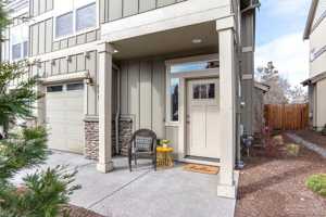 featured image of 1068 Se Leonel Ln
