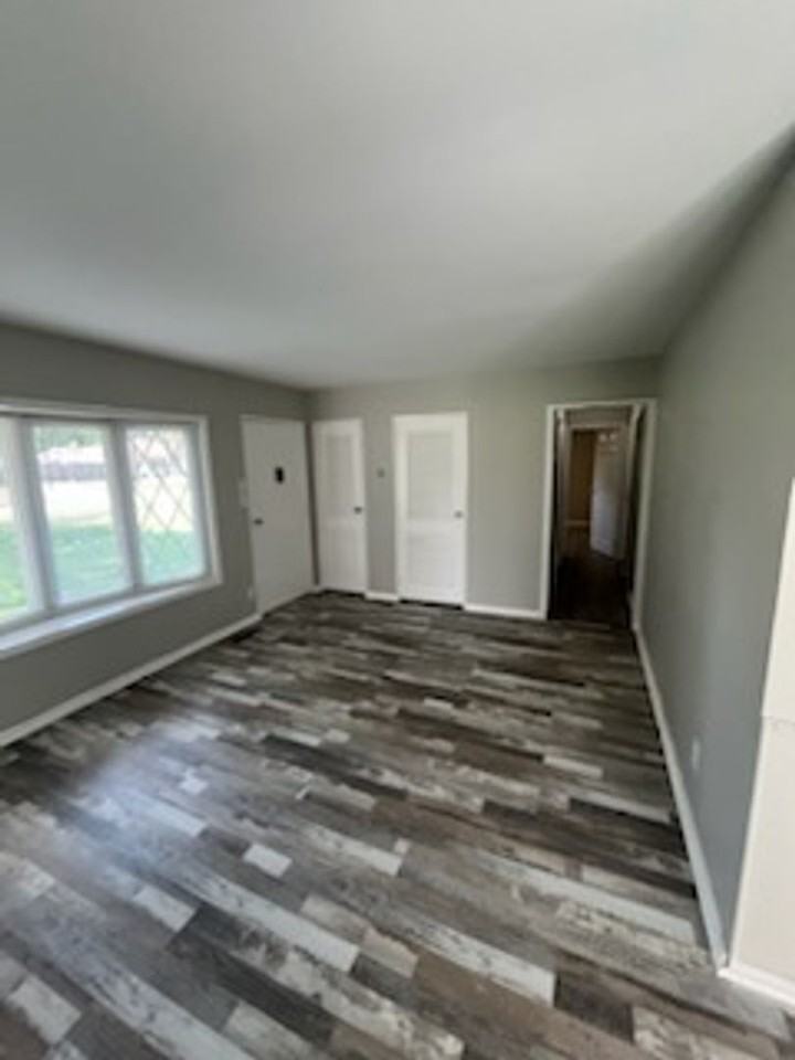 6011 Middleground Dr - Photo 3 of 14