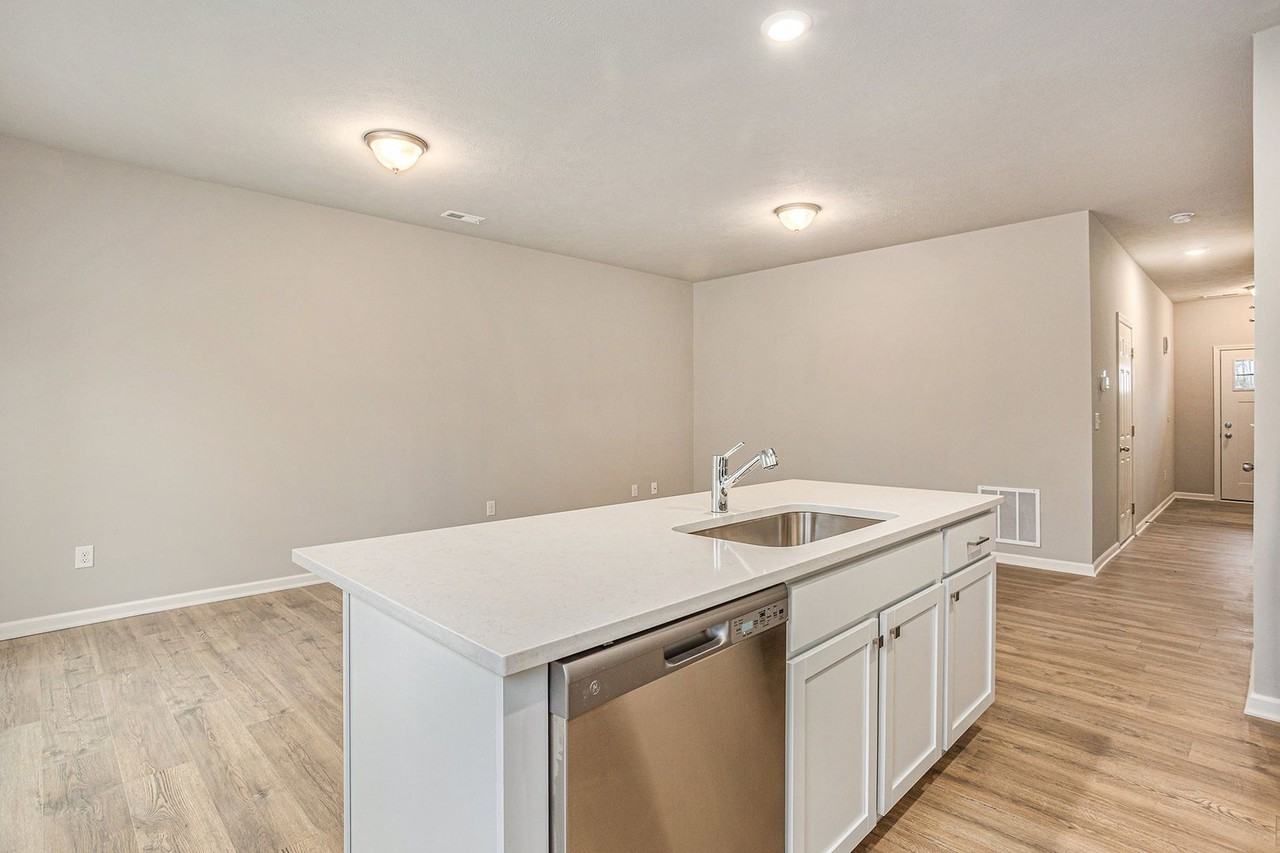 4600 Glen Haven Dr - Photo 5 of 18