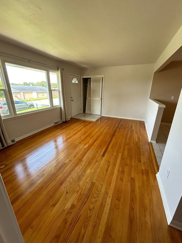 419-421 Freeman St. (Duplex) - Photo 2 of 9