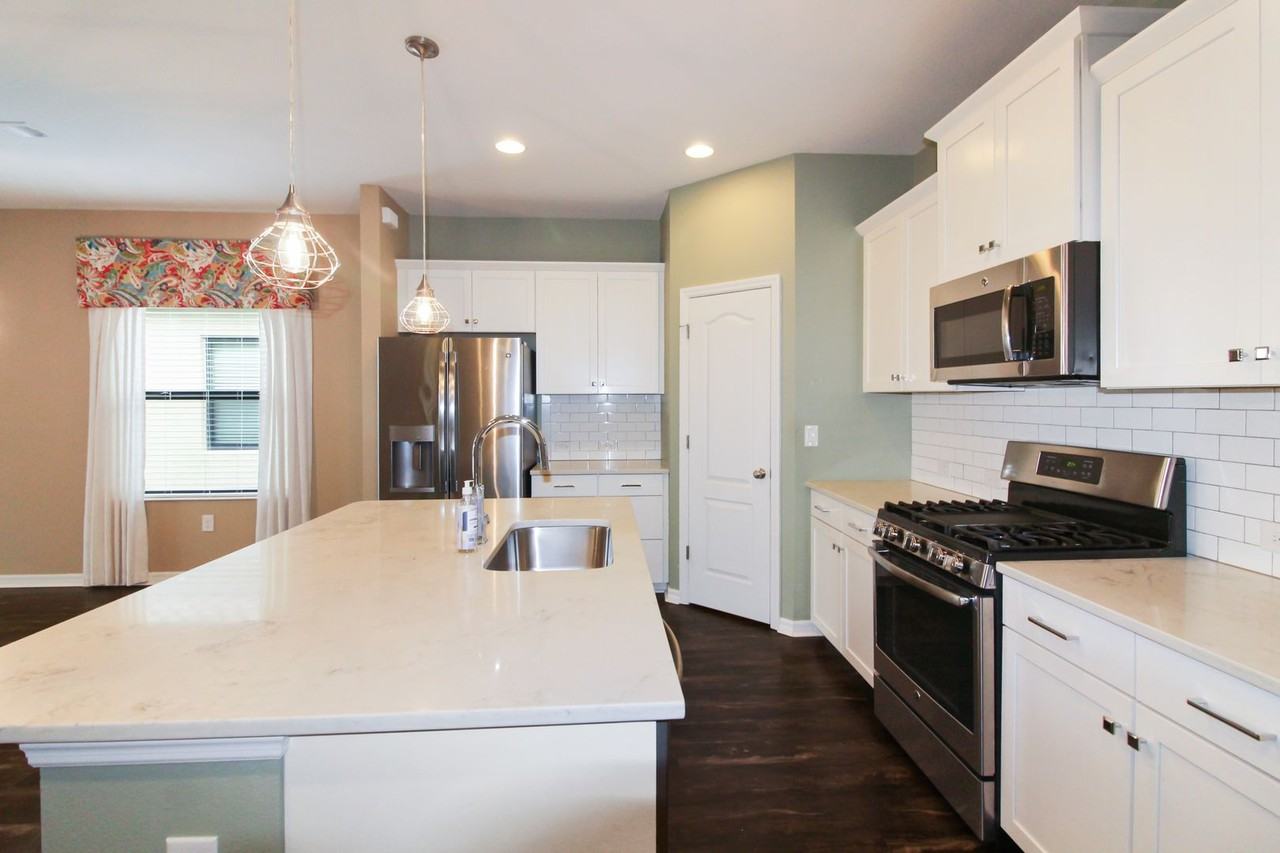 208 Rosolina Ct - Photo 3 of 16