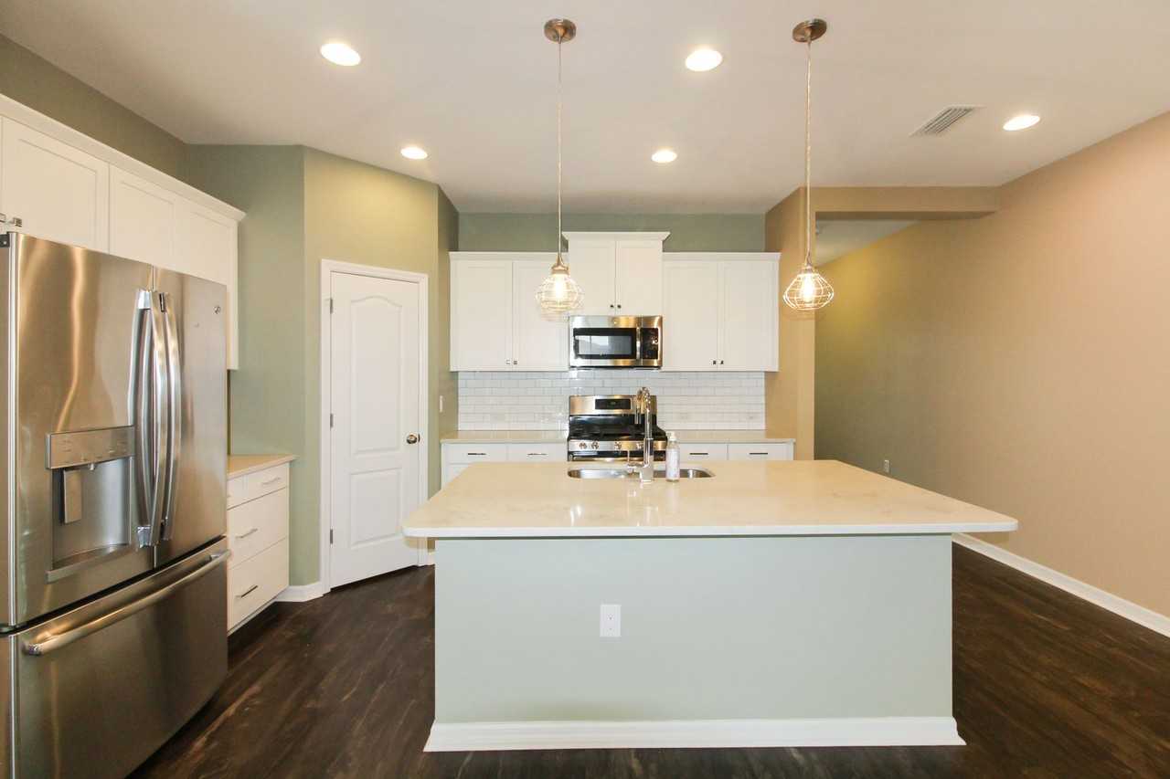 208 Rosolina Ct - Photo 4 of 16