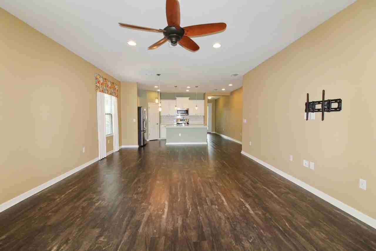 208 Rosolina Ct - Photo 7 of 16