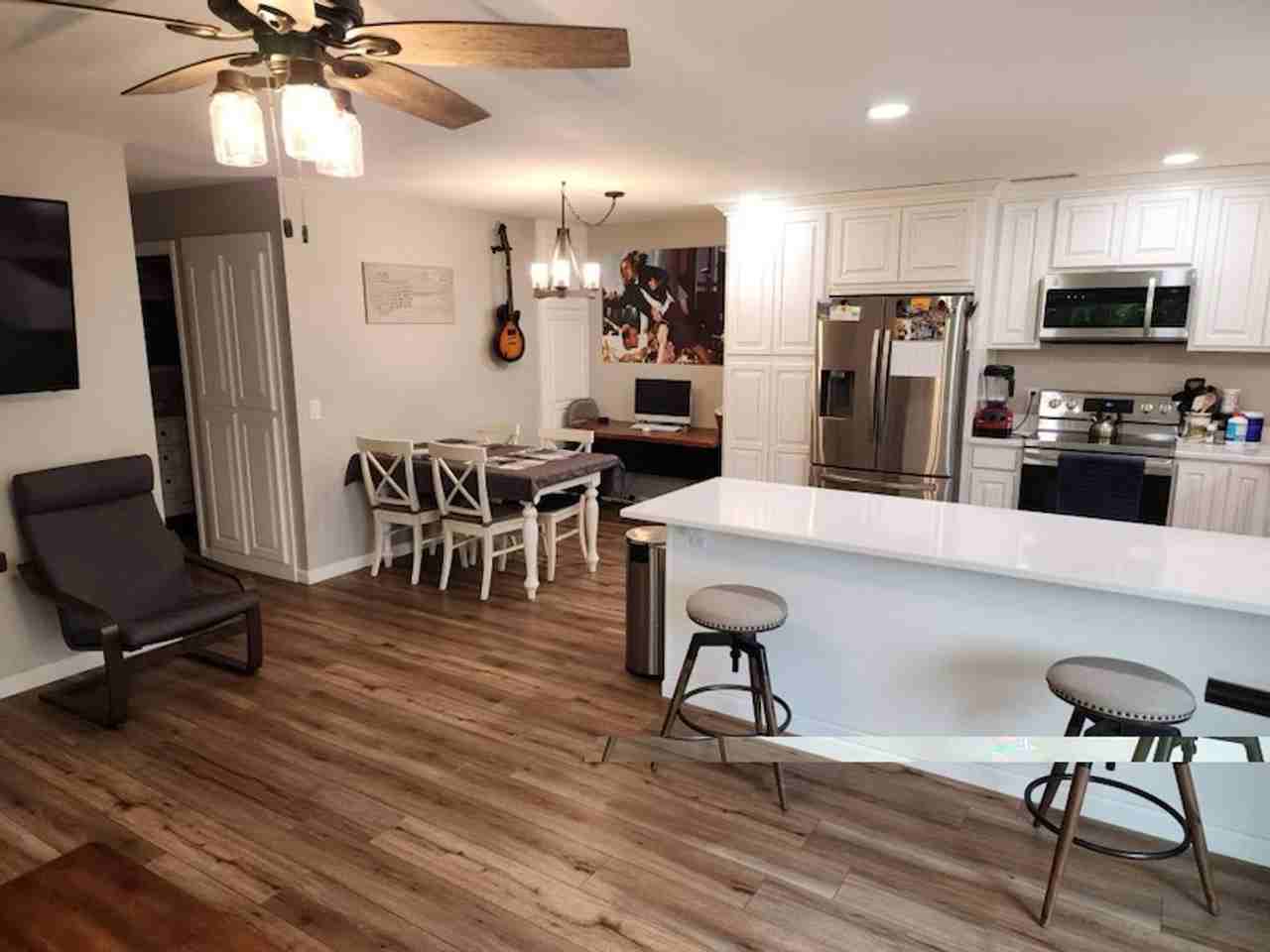 1107 Downing Ave - Photo 3 of 6