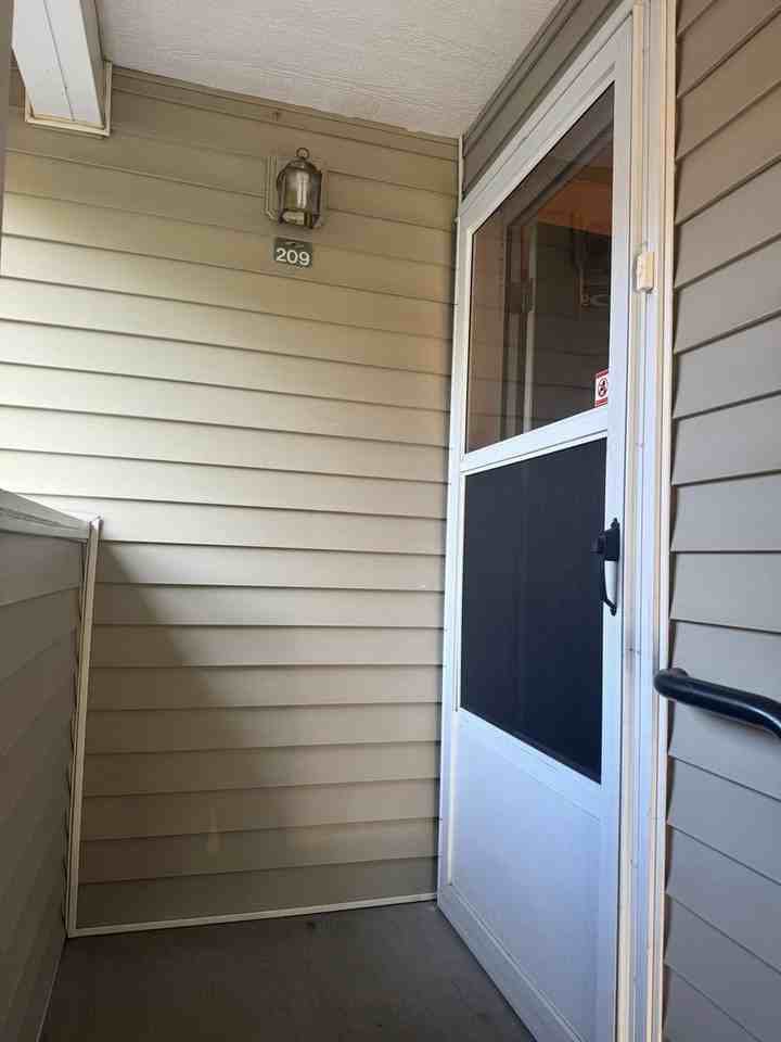 4808 W Powell Blvd #E209 - Photo 2 of 26