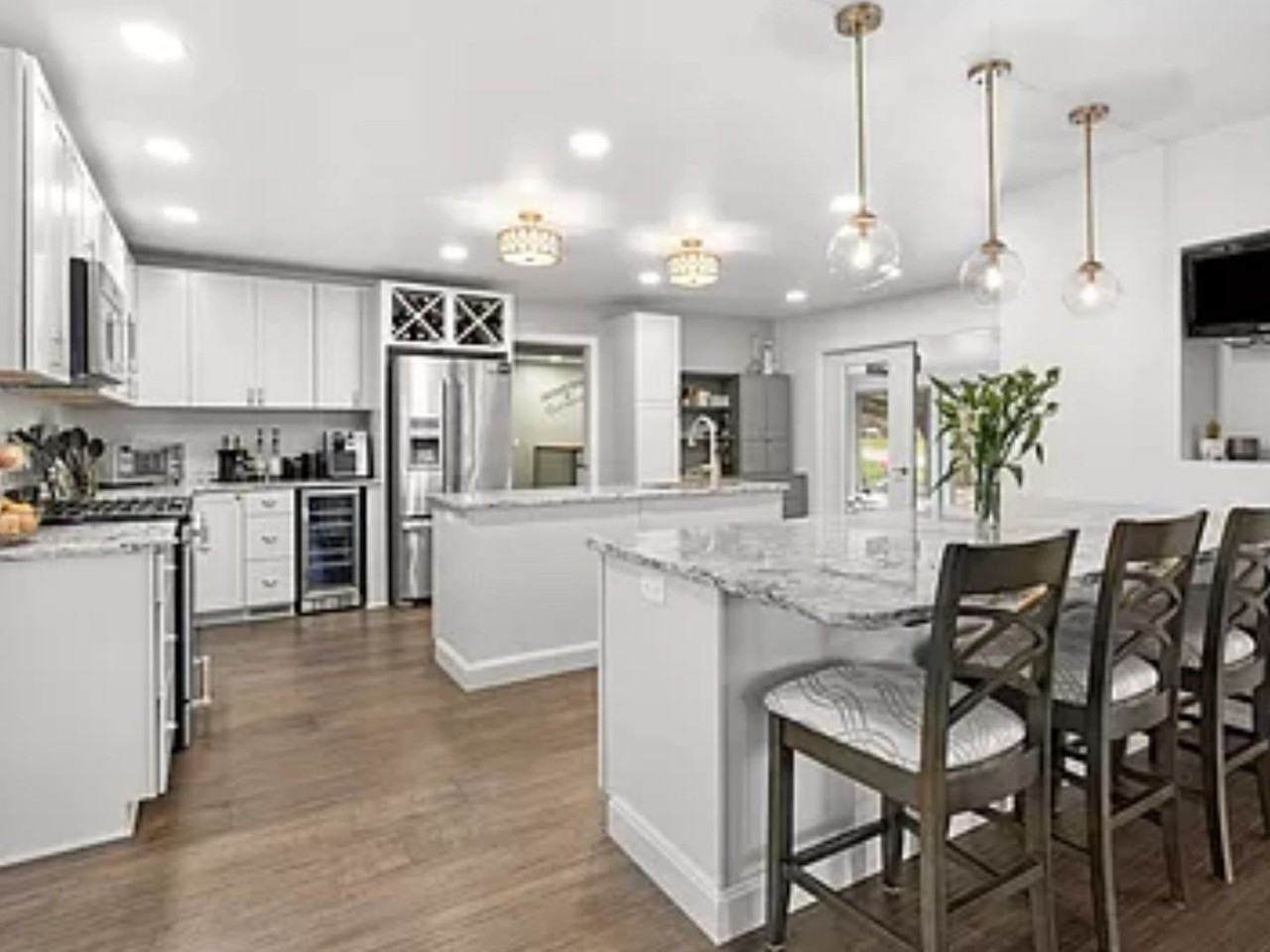 1427 E Springhill Rd - Photo 4 of 17