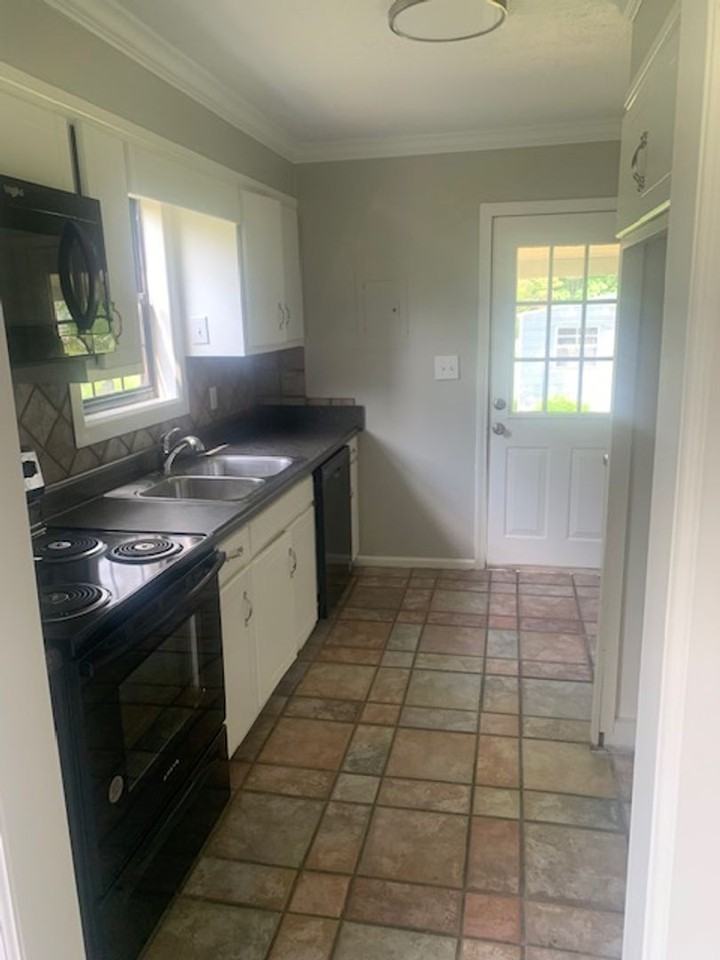 30170 Highway 6 - Photo 3 of 14