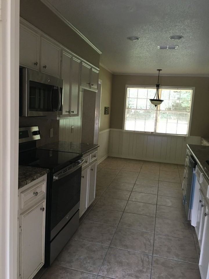 205 N Garden Club Dr - Photo 3 of 21