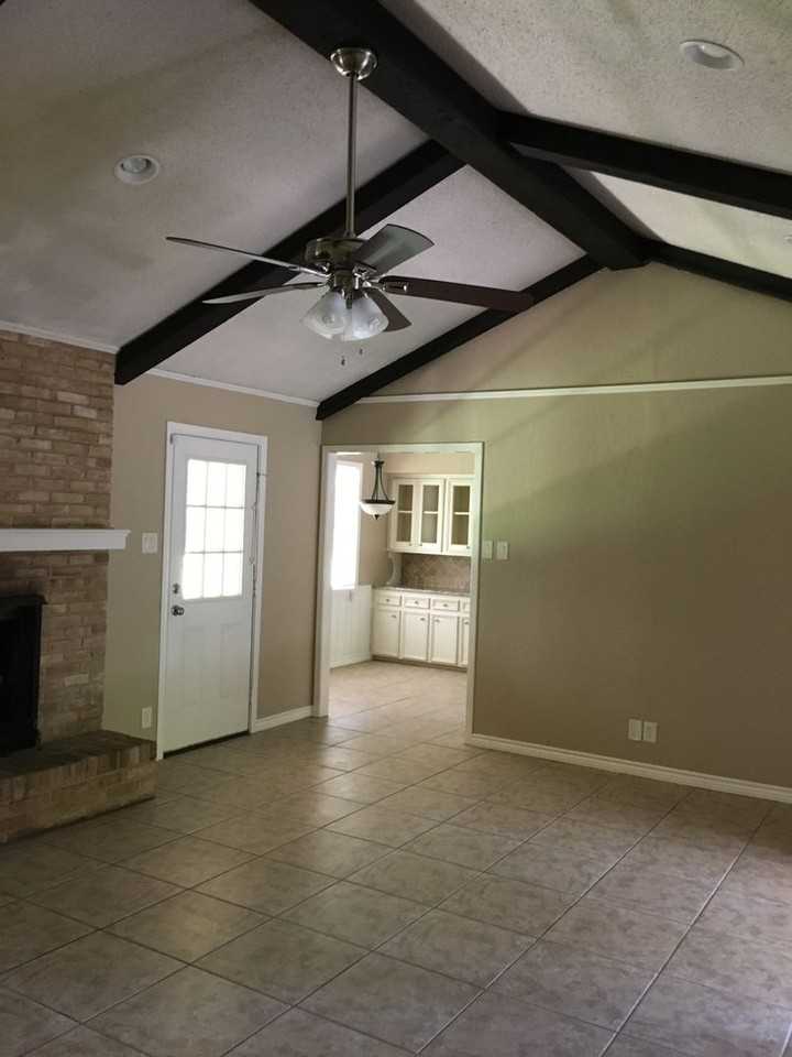 205 N Garden Club Dr - Photo 4 of 21