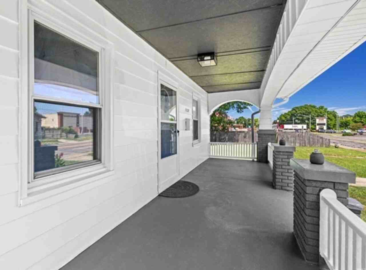 1124 Washington Ave - Photo 2 of 16