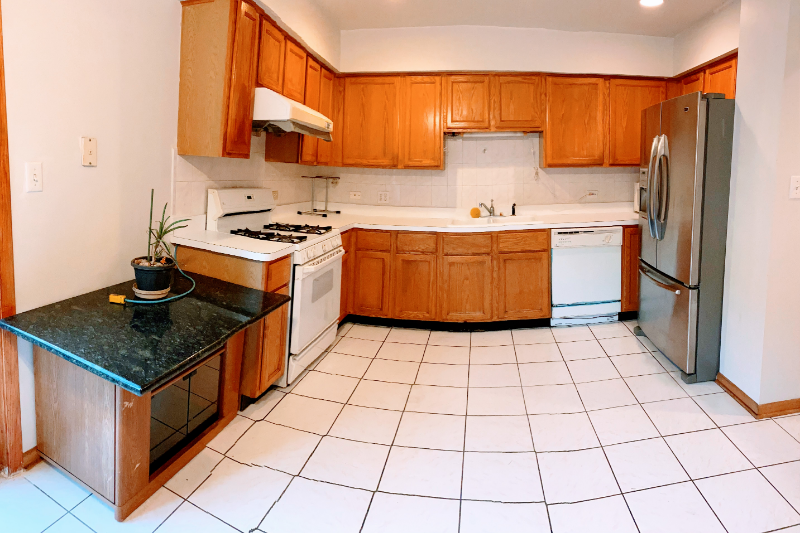 1541 W 33rd St - Photo 3 of 28