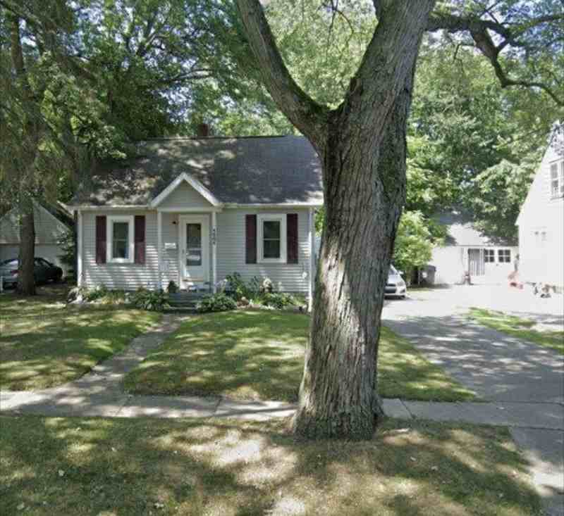 1201 Jerome St - Photo 2 of 10