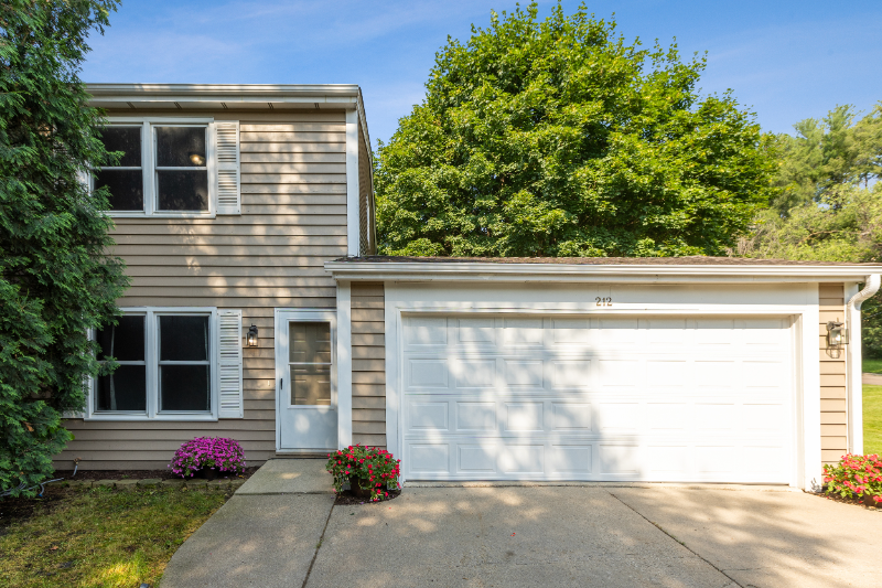 212 12th St #212 - Photo 3 of 18